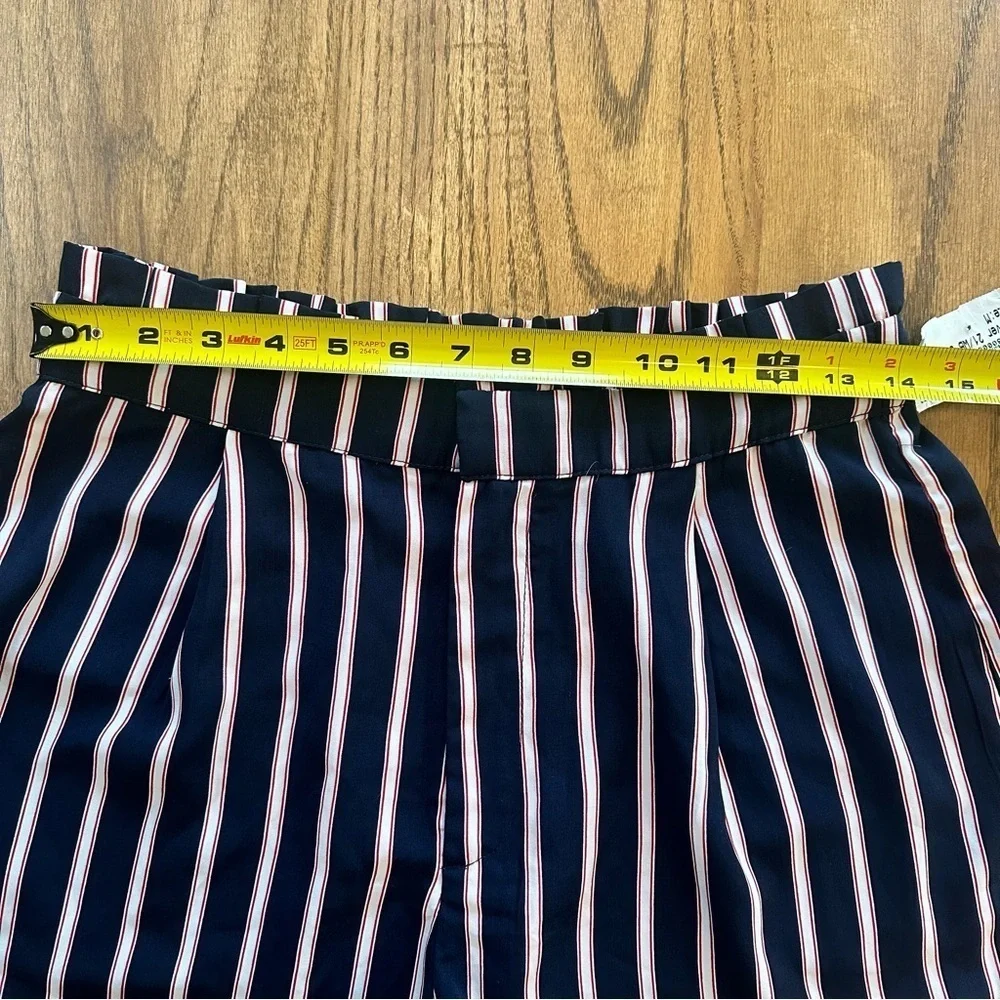 Forever 21 Women’s Shorts Navy Blue Red White Striped Sailor Pockets Sz Medium